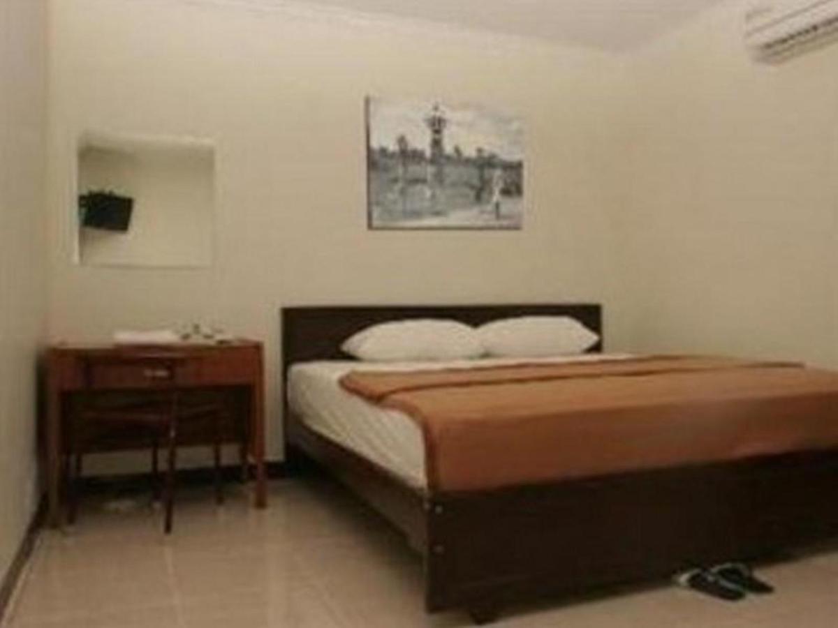 Hotel Aroma Inn Pontianak Exterior photo