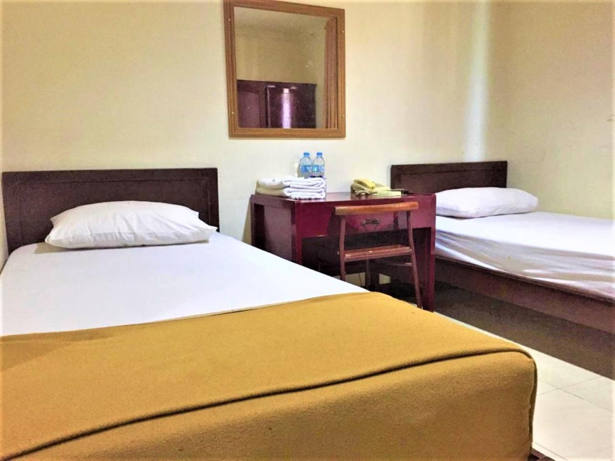 Hotel Aroma Inn Pontianak Exterior photo